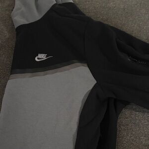 Nike Two-Tone Black and Gray Pullover